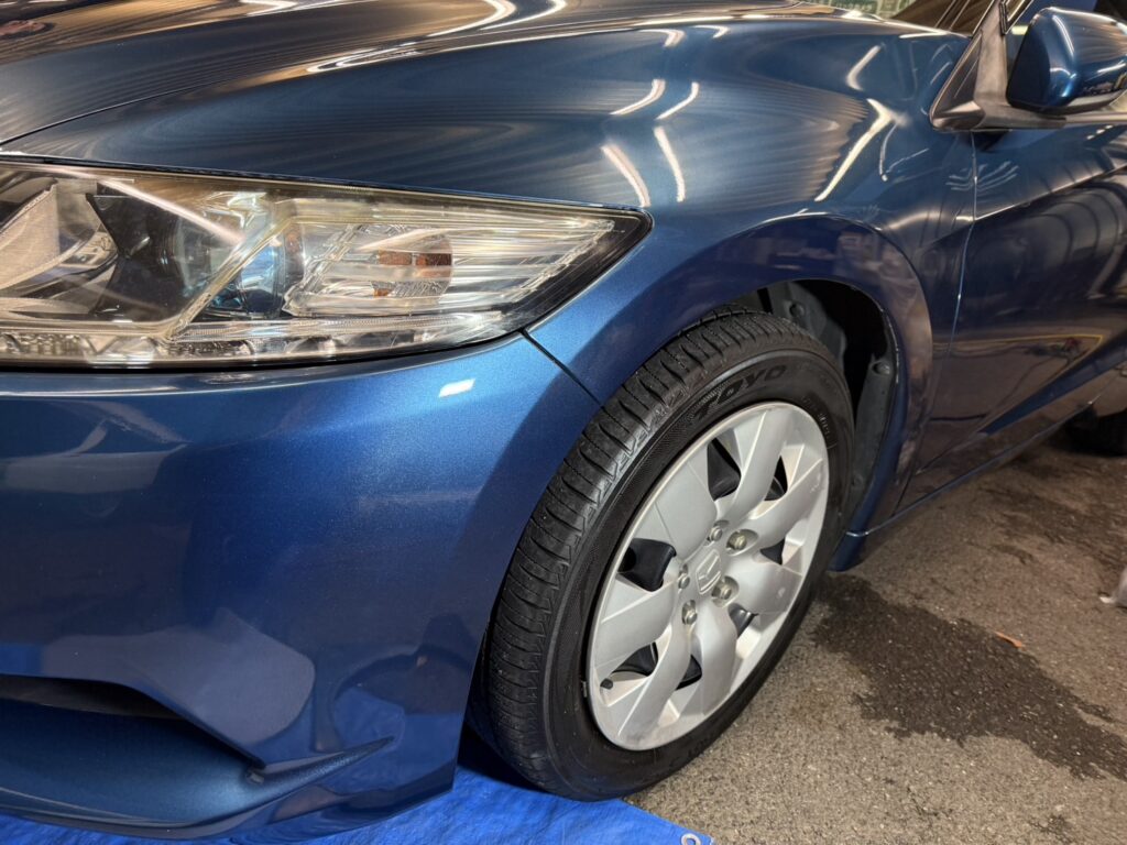 ホンダCR-Z フロントバンパー擦り傷修理の事例