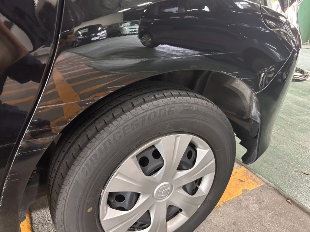 ホンダフリードリアフェンダー擦り傷修理の事例