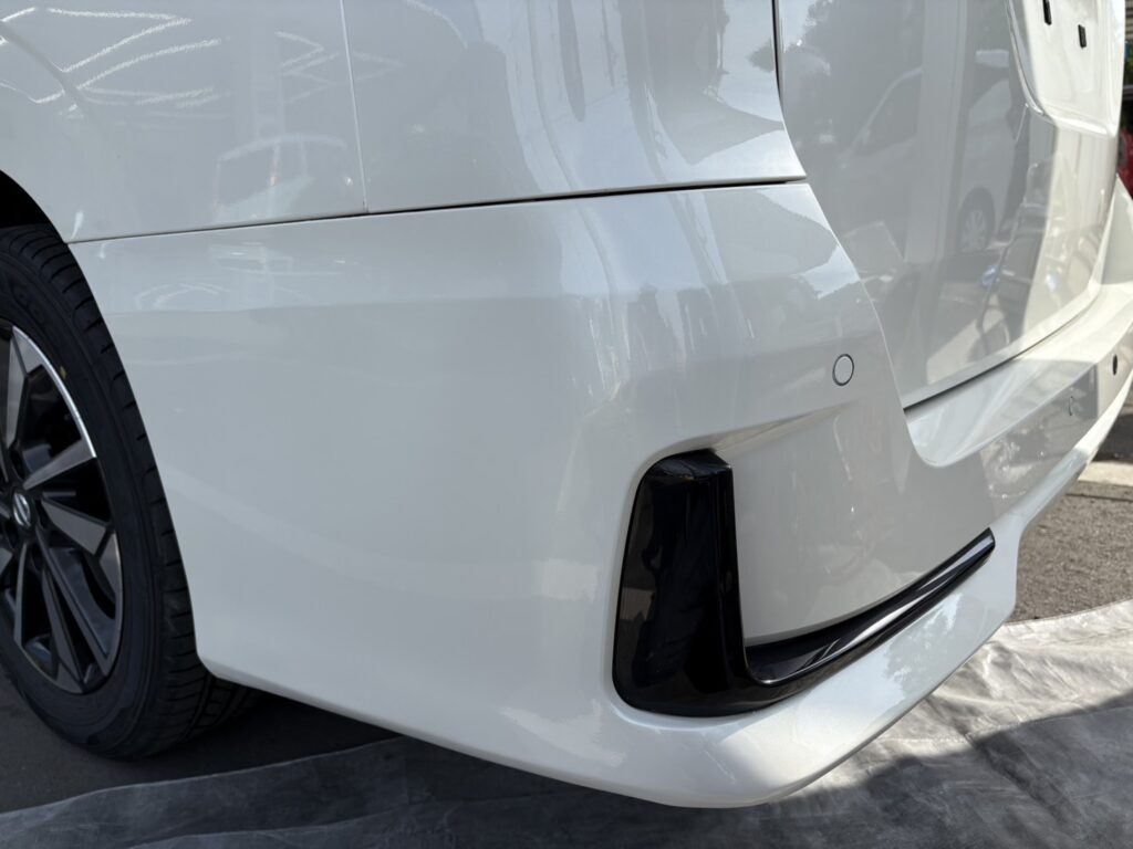 日産ハイウェイスターのリアバンパー擦り傷修理の事例